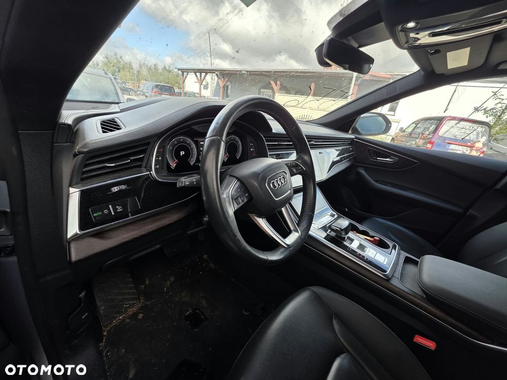 Audi Q8 - 8