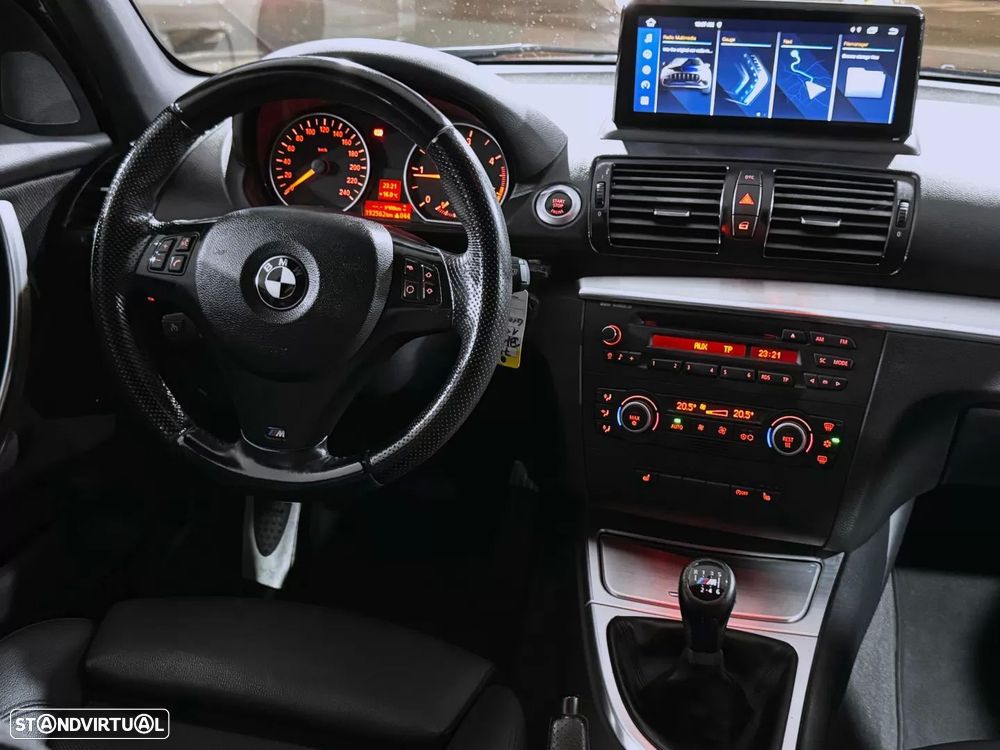 BMW 118 d Pack M - 17