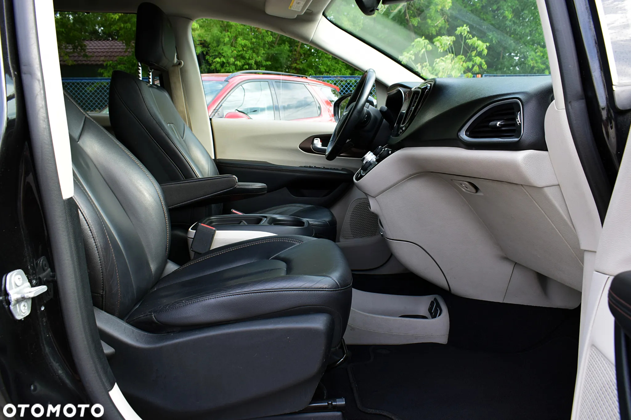 Chrysler Pacifica - 9