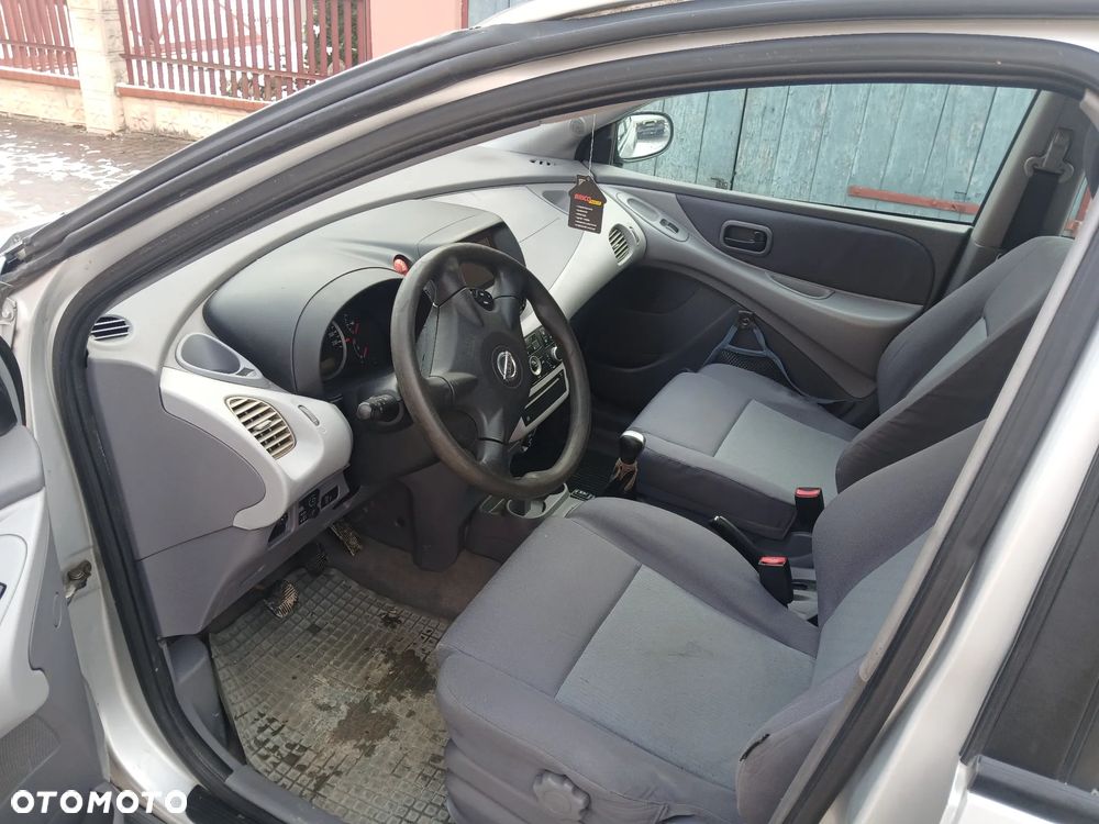 Nissan Almera Tino visia - 15