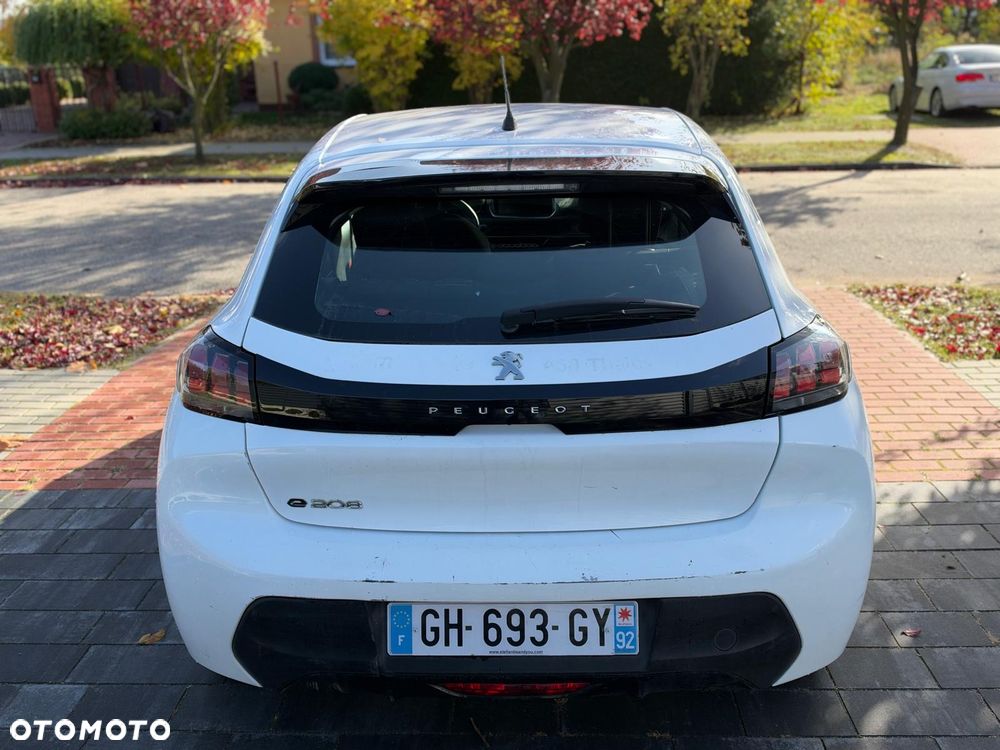 Peugeot 208 - 6