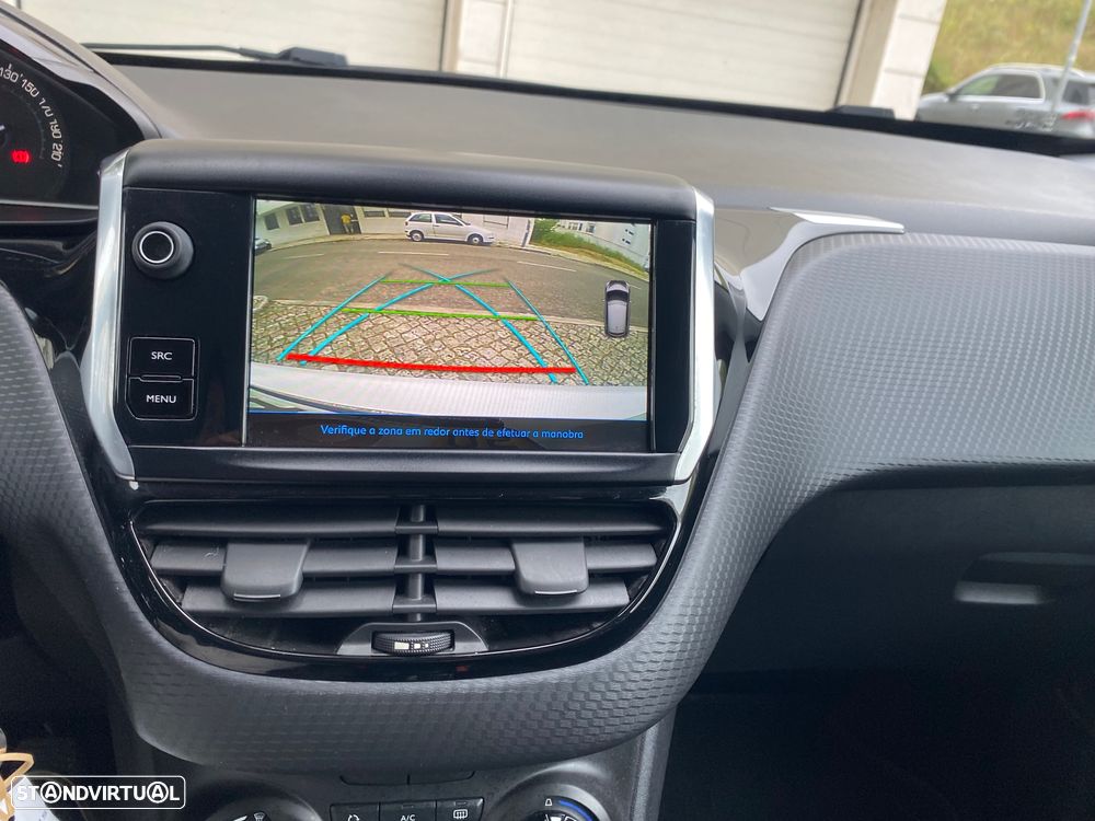 Peugeot 208 1.2 PureTech Style - 8