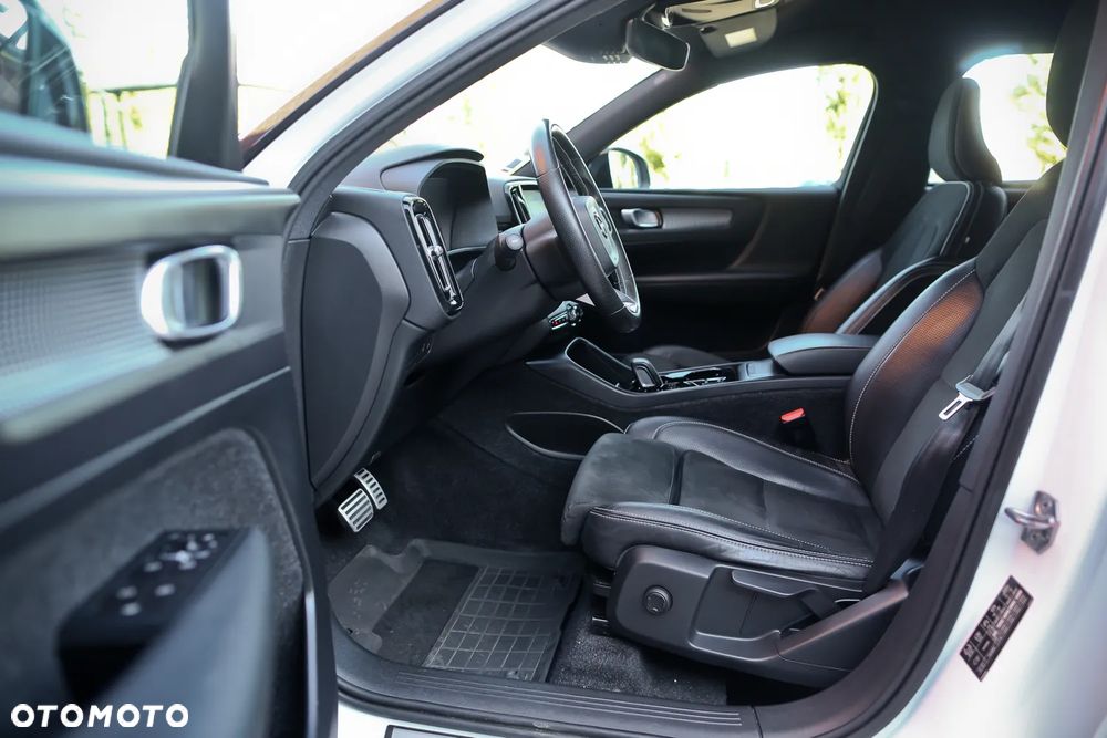 Volvo XC 40 D4 AWD Geartronic R-Design - 18