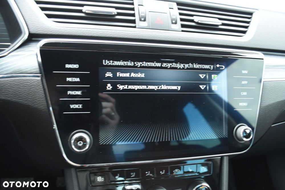Skoda Superb 2.0 TSI Style DSG - 22