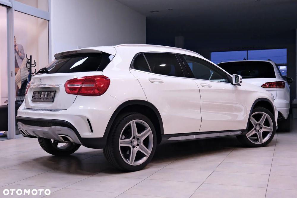 Mercedes-Benz GLA 250 7G-DCT SCORE - 7