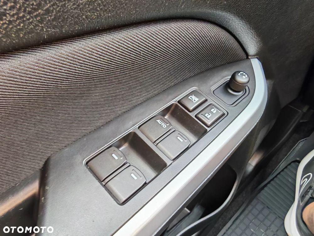 Suzuki Vitara 1.6 Comfort 4WD - 27