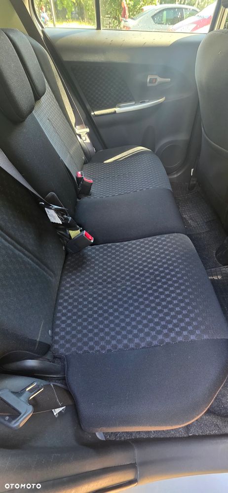 Toyota Urban Cruiser 1.4 D-4D Sol EU5 - 5