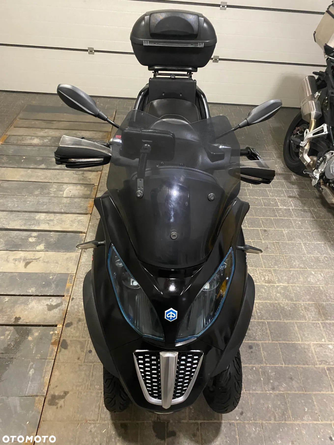 Piaggio MP-3 - 6