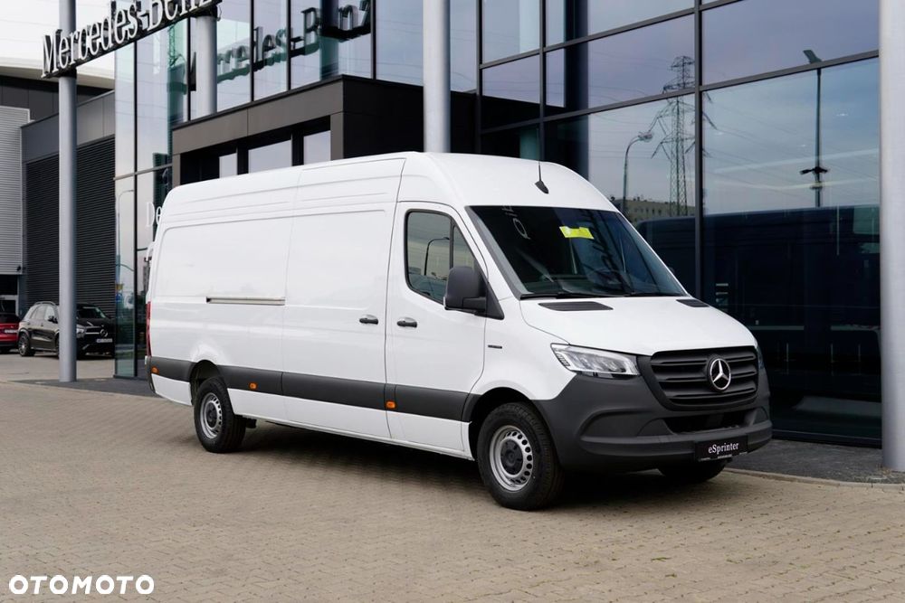 Mercedes-Benz eSprinter - 11