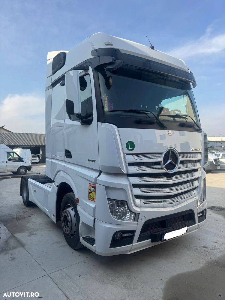 Mercedes-Benz Actros - 1