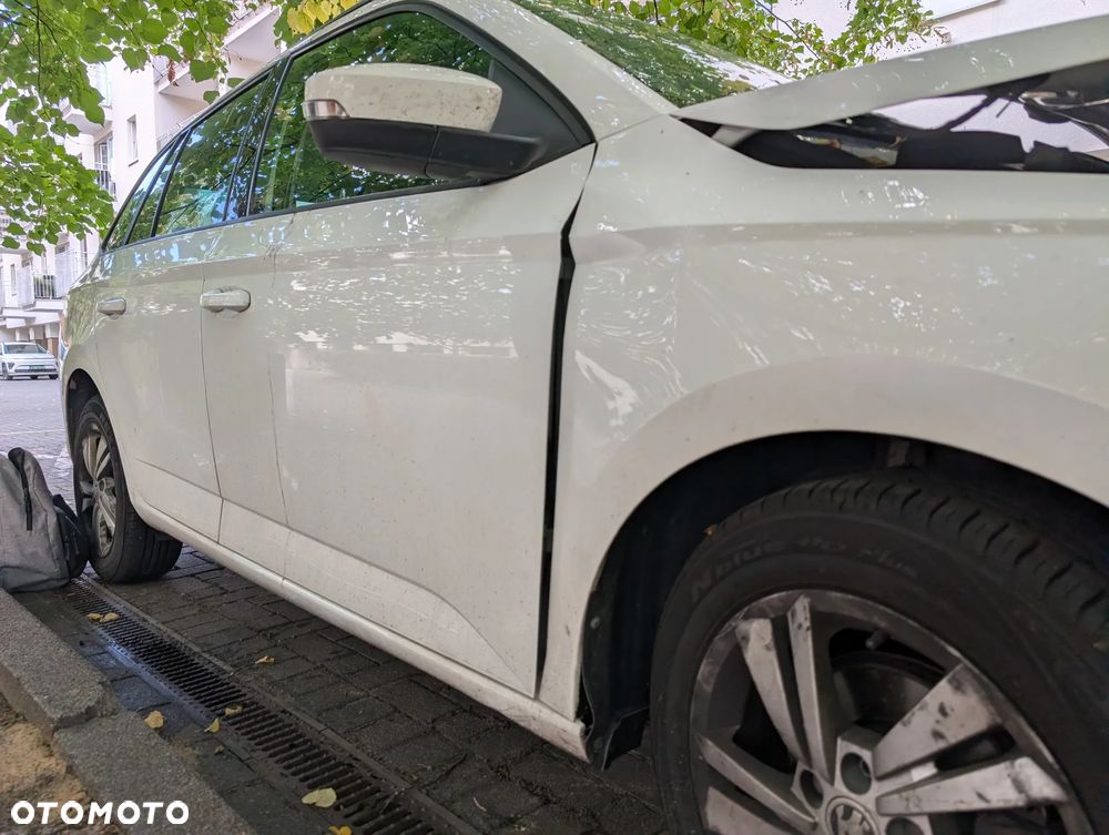 Skoda Fabia 1.0 TSI Ambition - 4