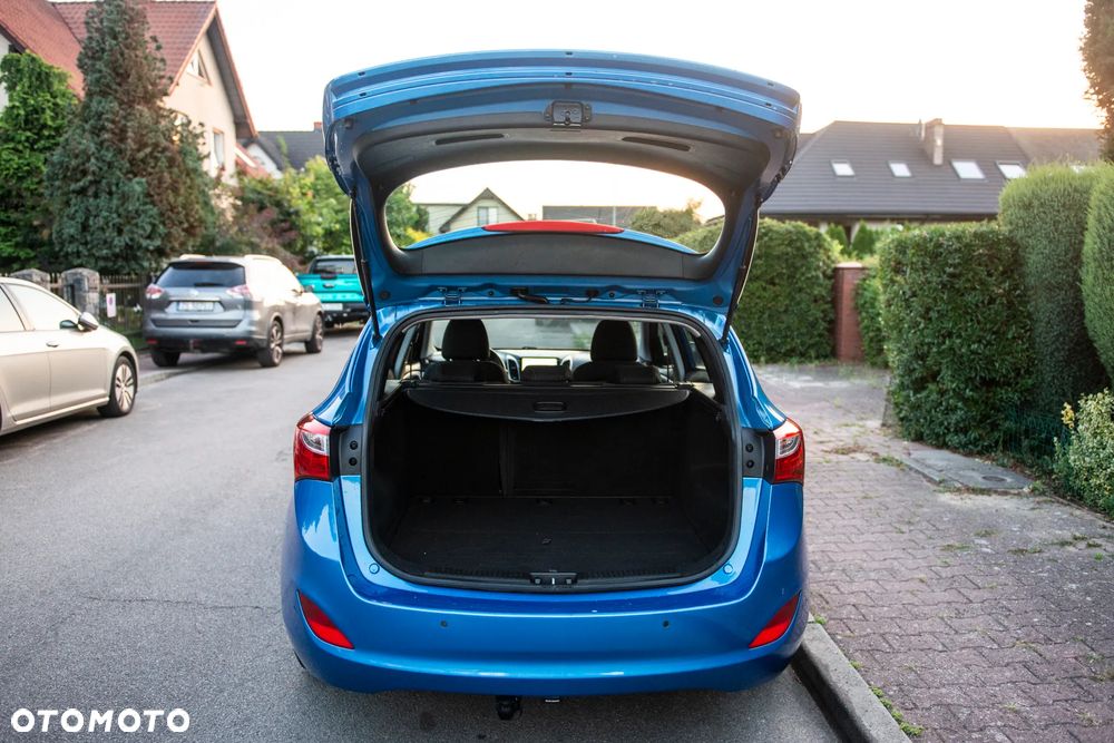 Hyundai i30 1.6 Comfort - 14