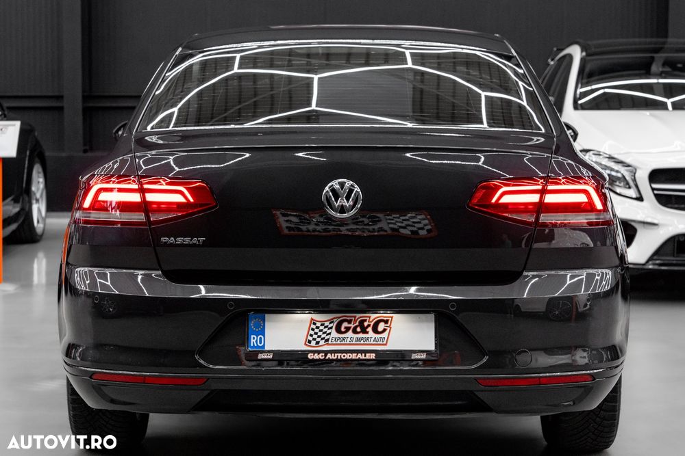 Volkswagen Passat 2.0 TDI DSG Trendline - 26