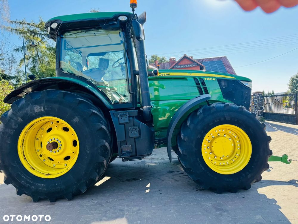 John Deere 7250R - 12