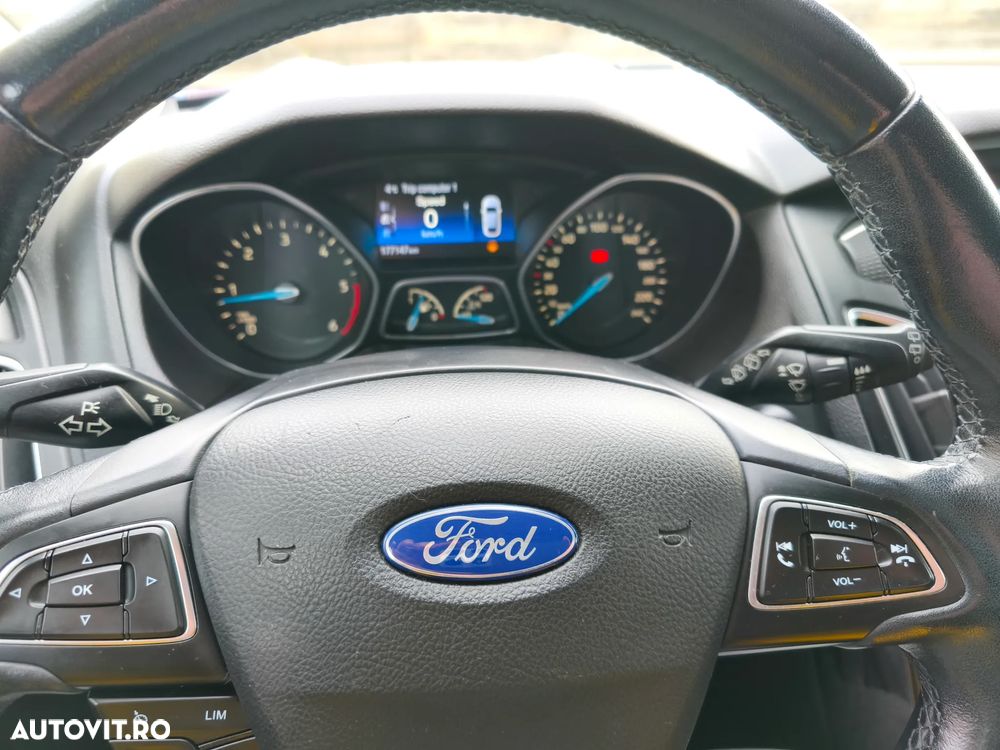 Ford Focus - 12