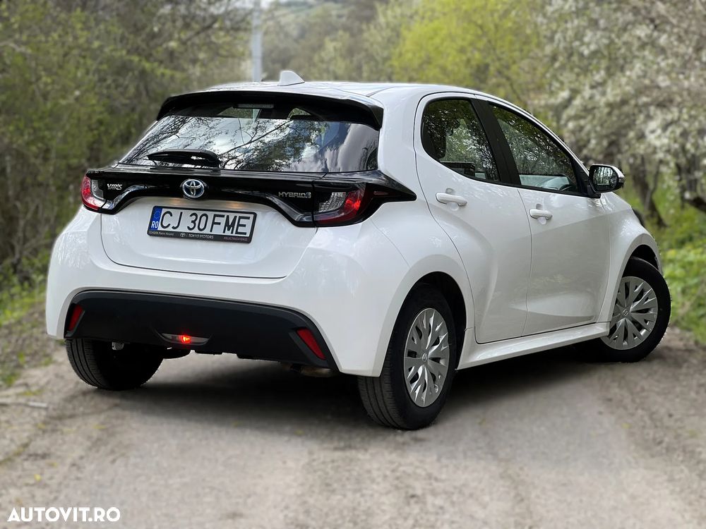 Toyota Yaris 1.5 VVT-i HSD Eco - 2