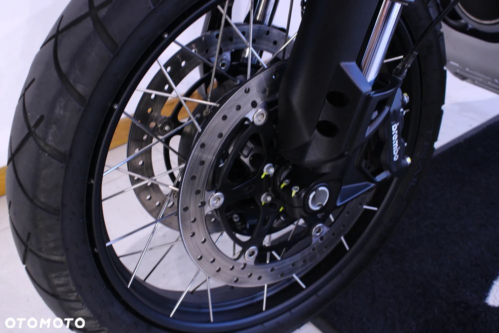 Moto Guzzi V85 - 31