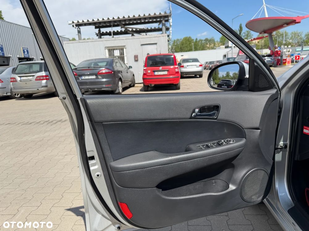 Hyundai i30 1.6 Comfort - 11