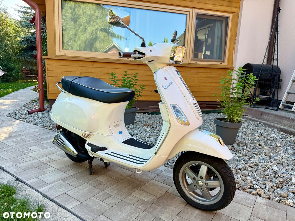 Piaggio Vespa - 1