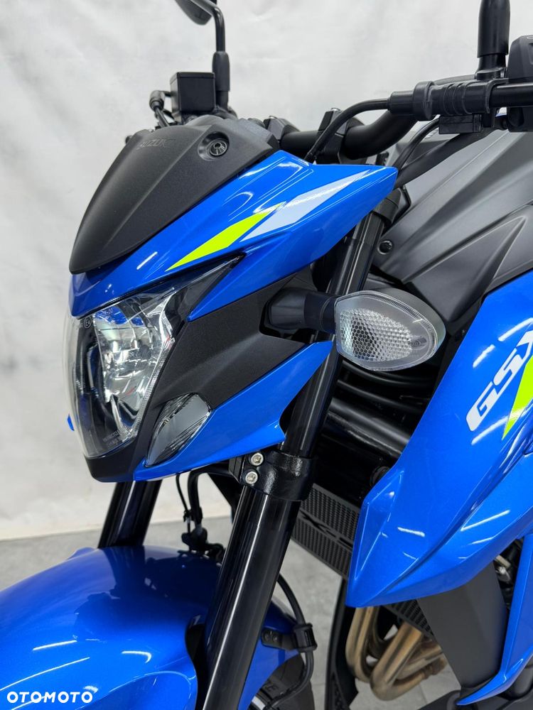 Suzuki GSX - 25