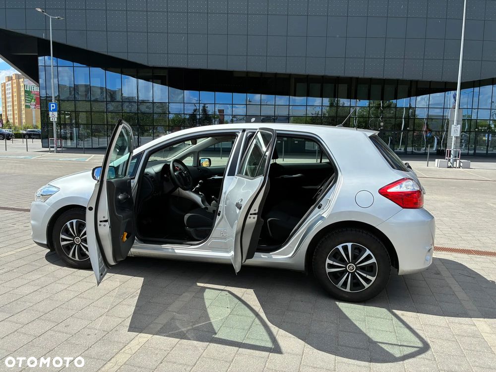 Toyota Auris 1.4 D-4D Luna - 8