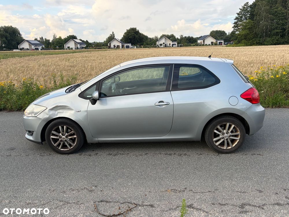 Toyota Auris - 11