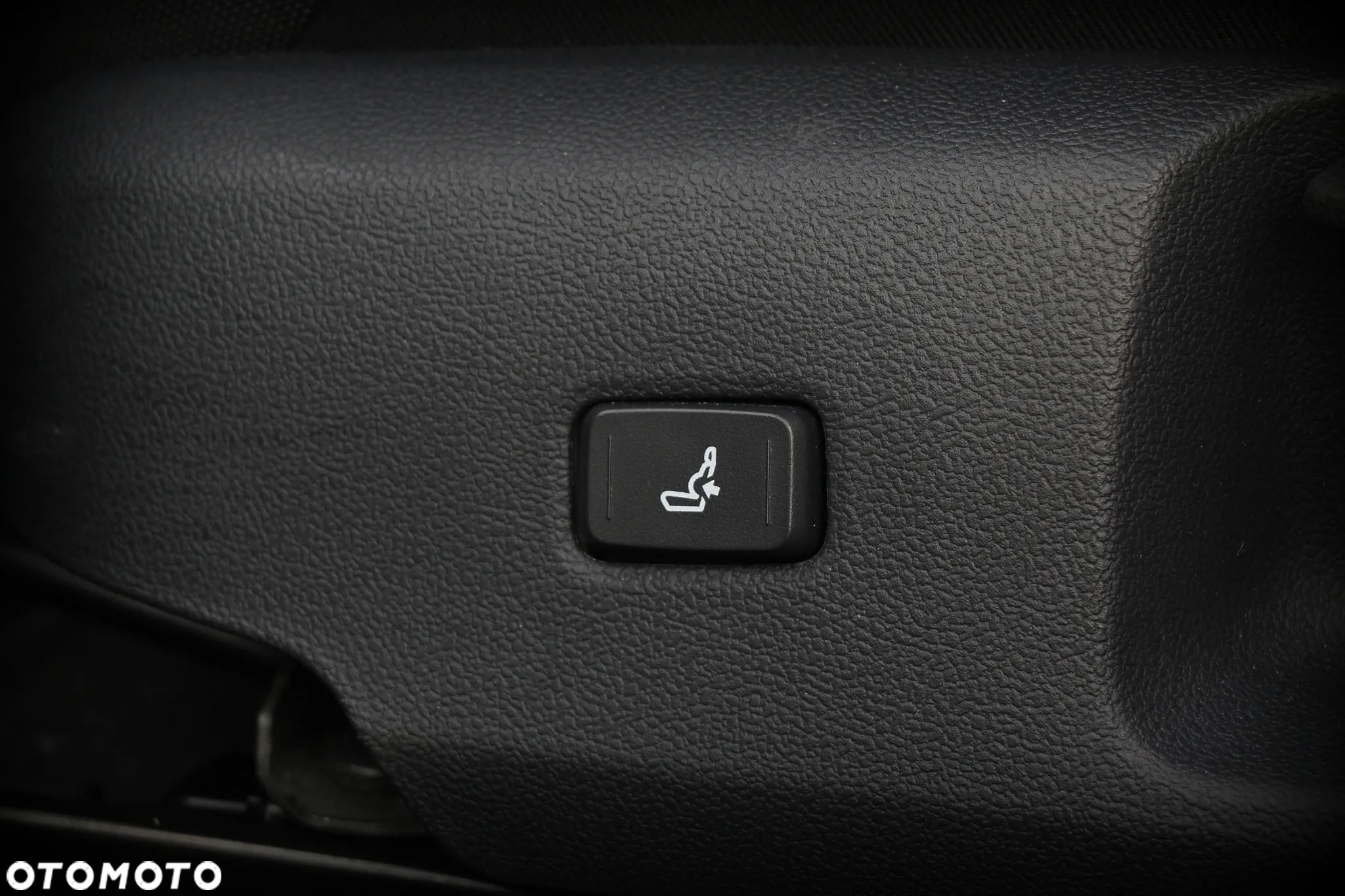 Toyota Corolla 2.0 Hybrid Comfort - 25