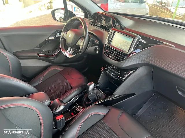 Peugeot 2008 1.2 PureTech GT Line - 20