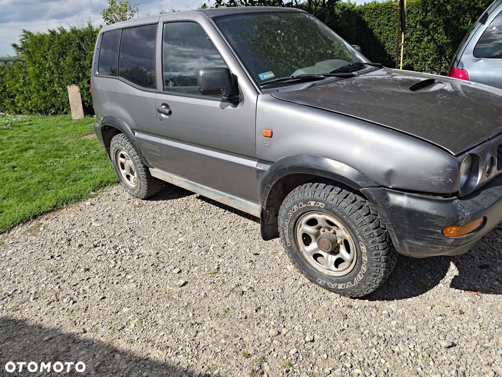 Nissan Terrano 2.7 TDi Comfort - 2