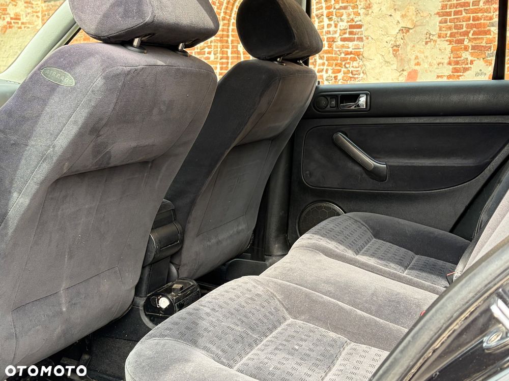 Volkswagen Golf 1.6 Comfortline - 5