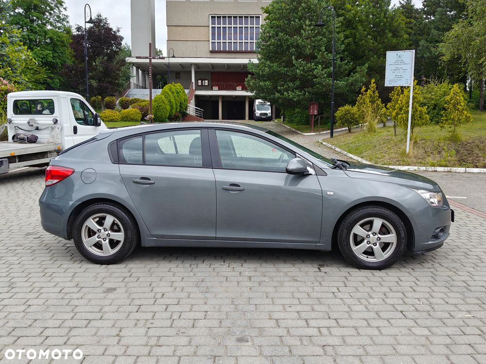 Chevrolet Cruze 1.6 LT - 5