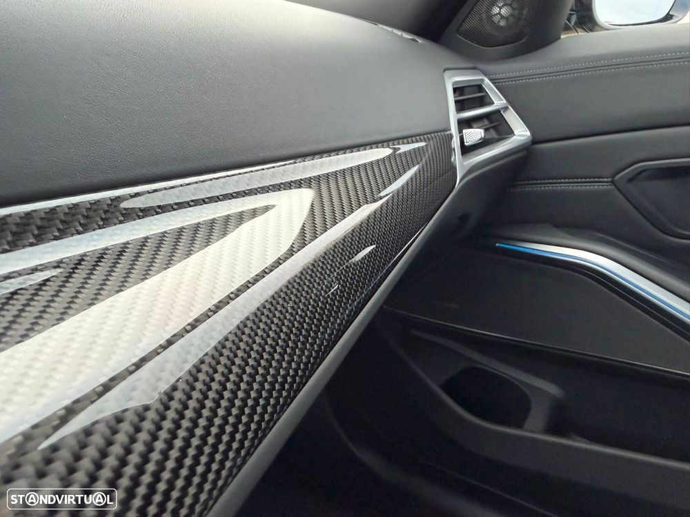 BMW M3 Competition xDrive - 26