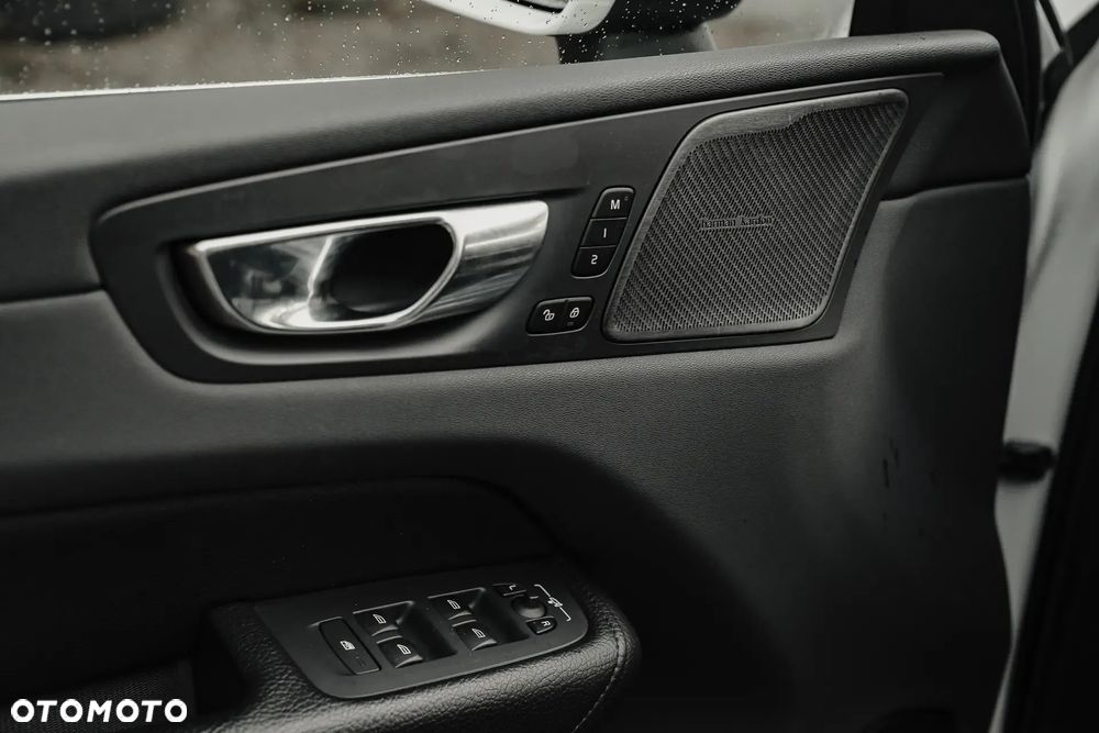 Volvo XC 60 T8 AWD Recharge Geartronic Inscription - 16