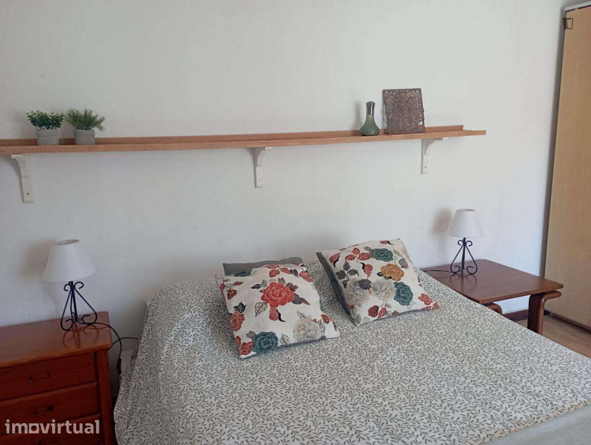Quarto - localizado em Carcavelos Lisbon - Grande imagem: 3/10