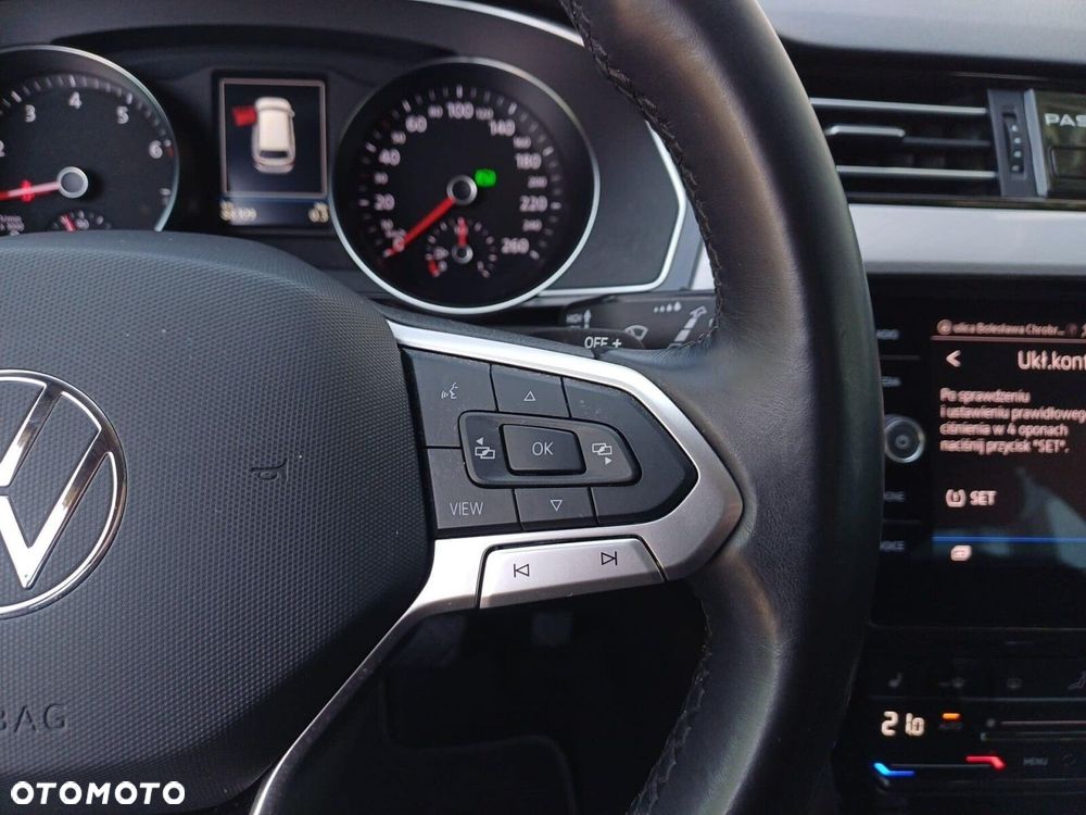 Volkswagen Passat - 14