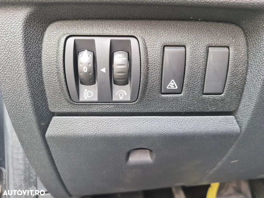 Renault Megane ENERGY dCi 110 Start & Stop LIMITED - 6