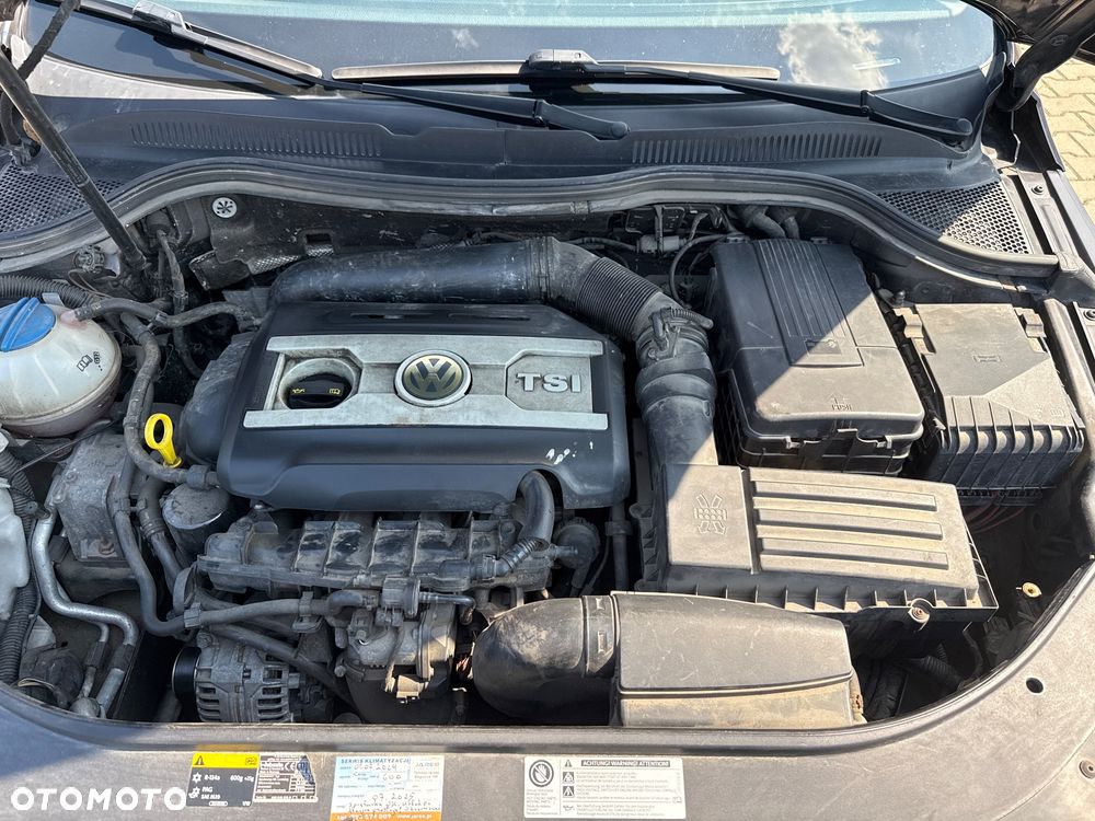 Volkswagen Passat - 12