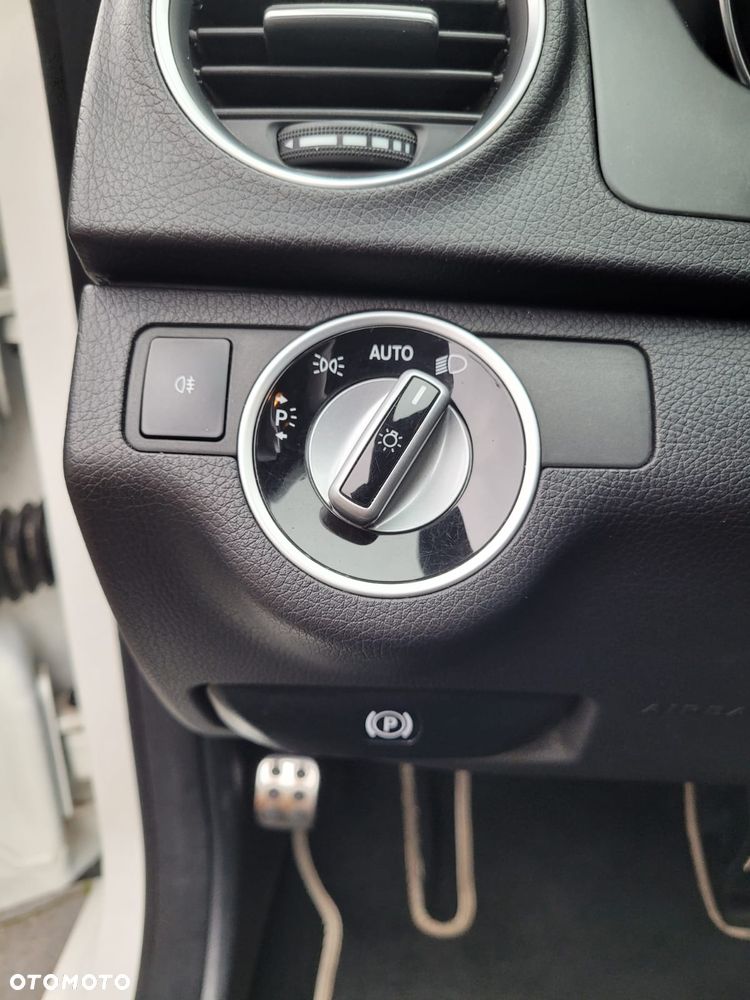 Mercedes-Benz Klasa C 180 7G-TRONIC - 17