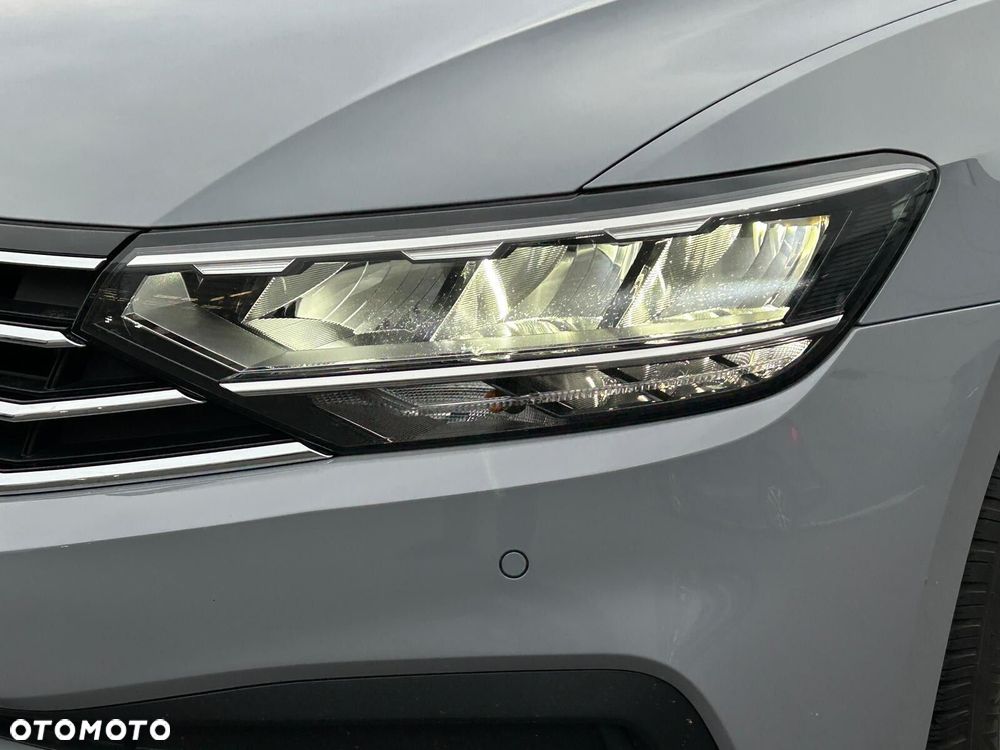 Volkswagen Passat - 35