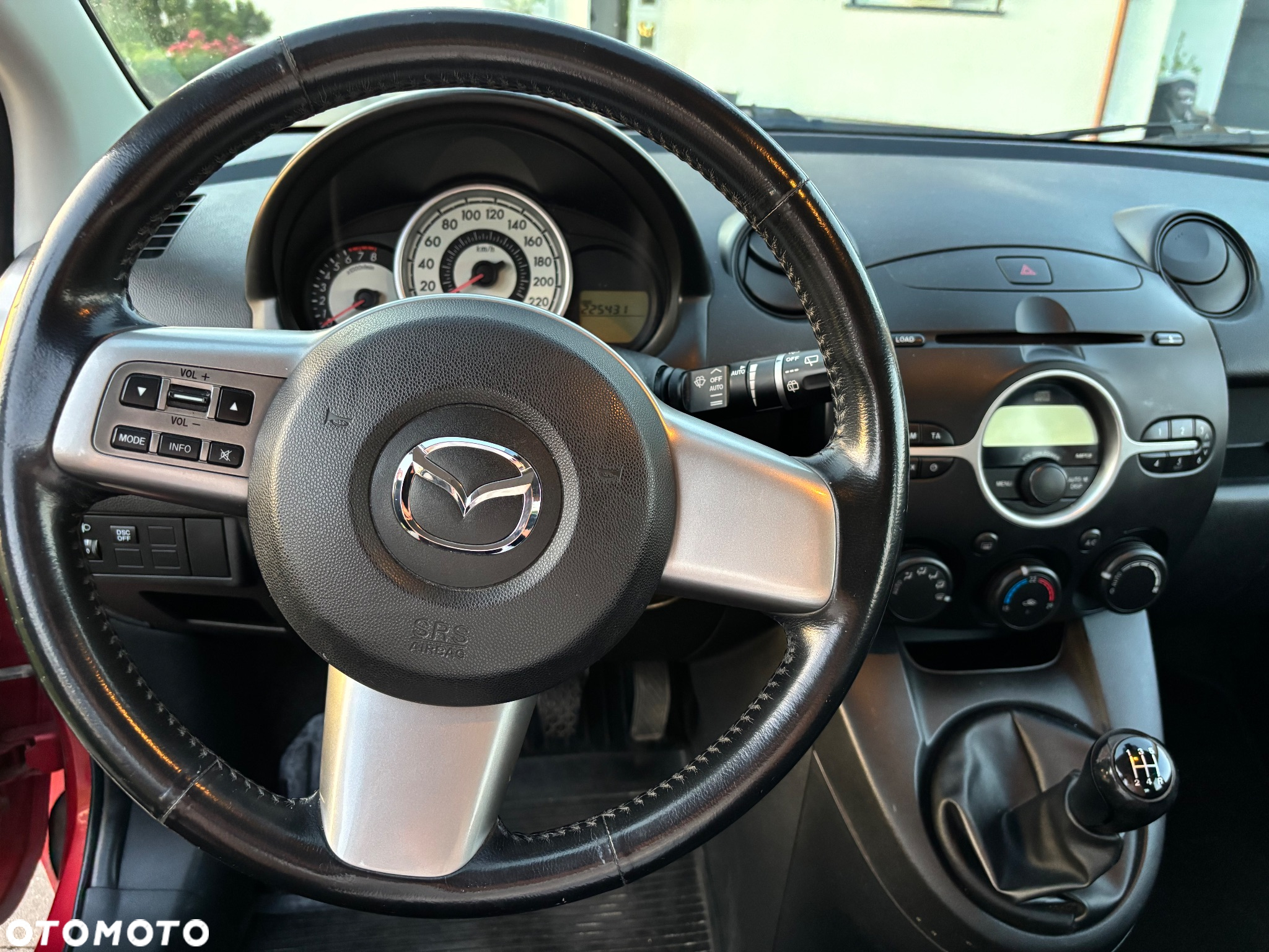 Mazda 2 - 8
