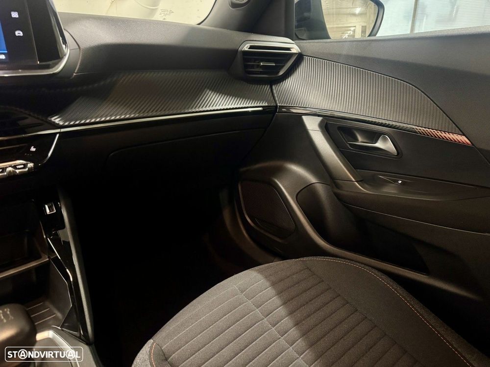 Peugeot 2008 1.2 PureTech Active Pack — fotografia 18