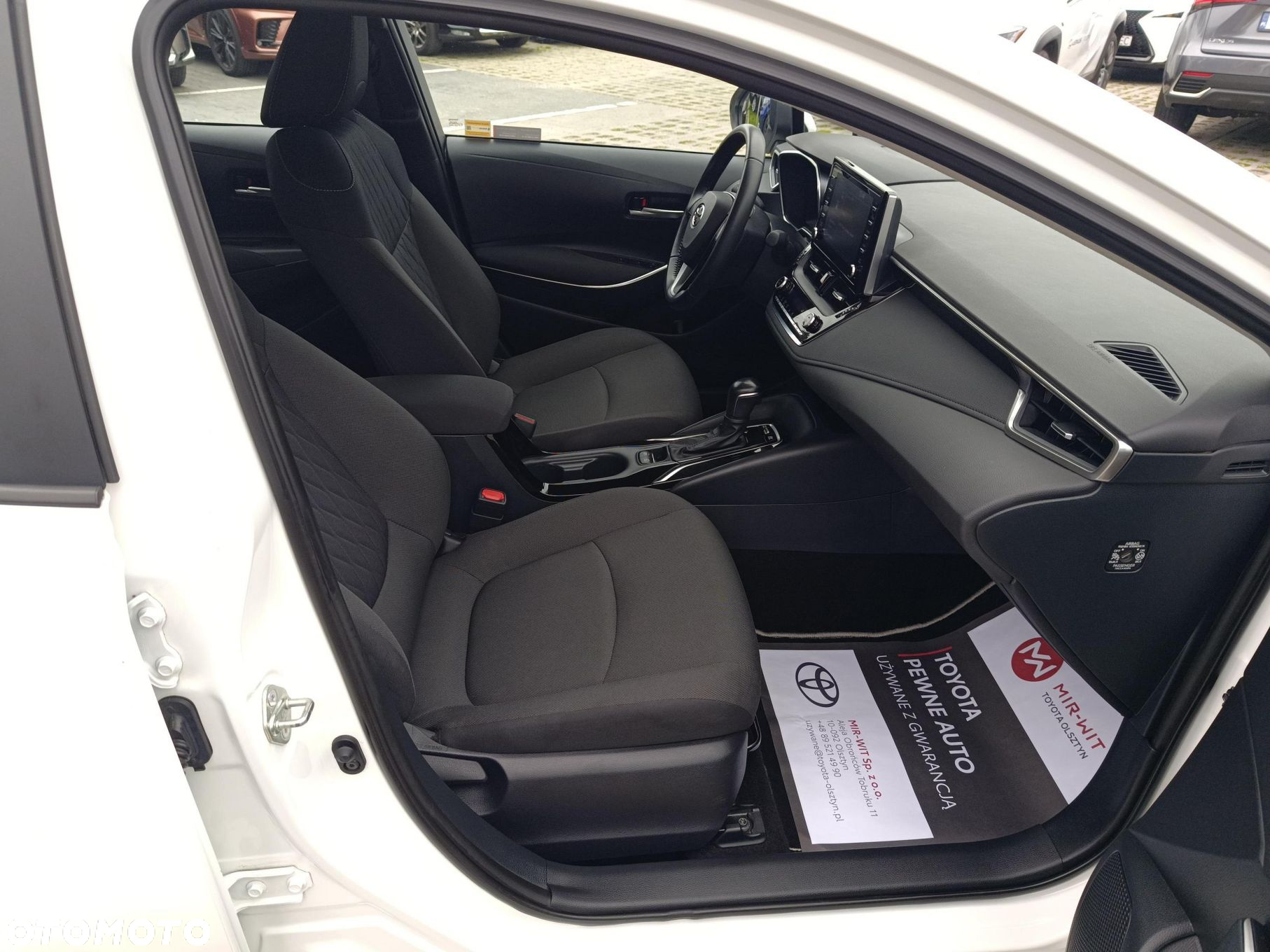 Toyota Corolla 1.8 Hybrid Comfort - 17
