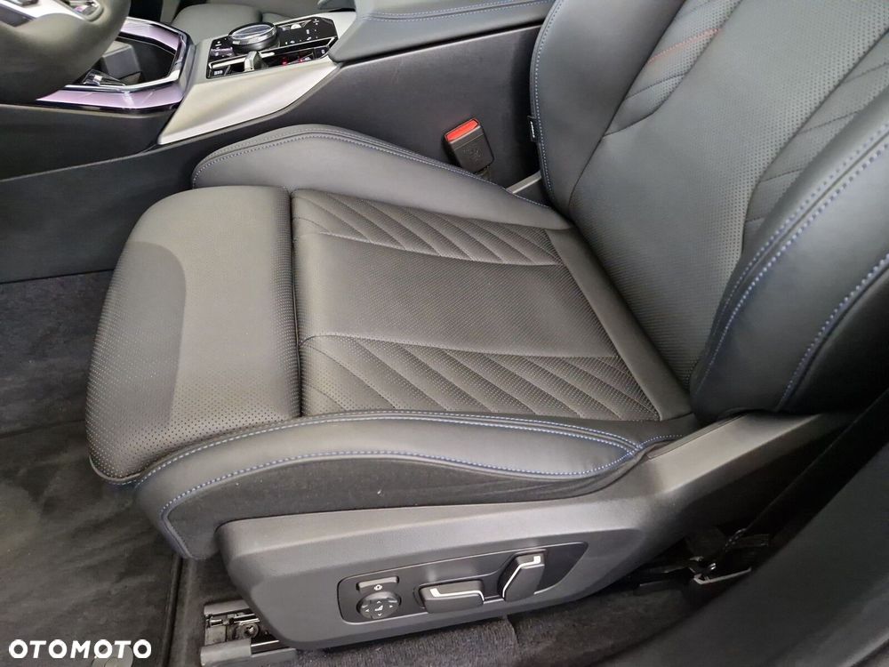 BMW X3 xDrive20 mHEV - 14
