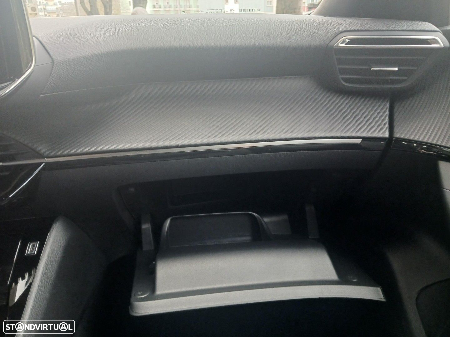 Peugeot 2008 1.2 PureTech Allure EAT8 - 21