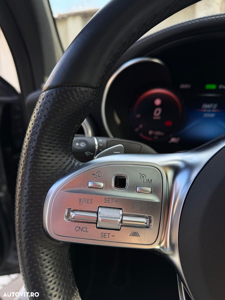 Mercedes-Benz GLC Coupe 300 e 4MATIC - 11