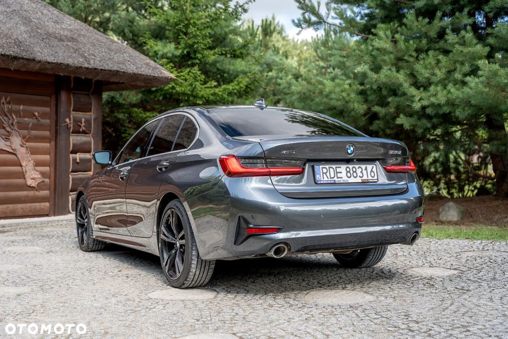 BMW Seria 3 330i xDrive Sport Line - 12