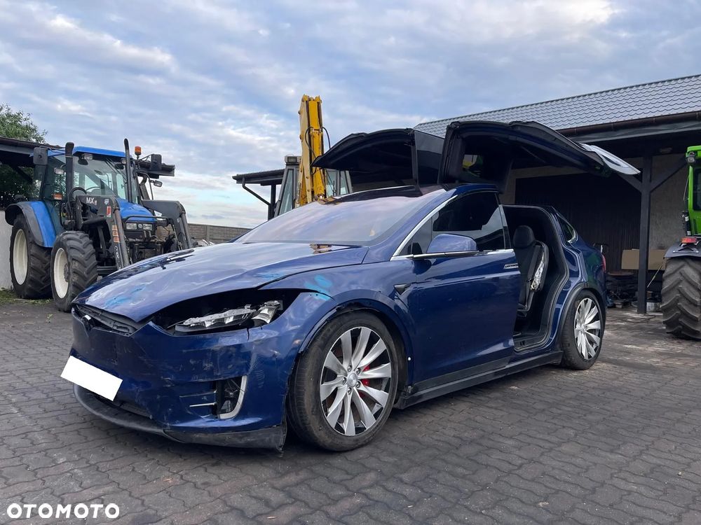 Tesla Model X Long Range - 29