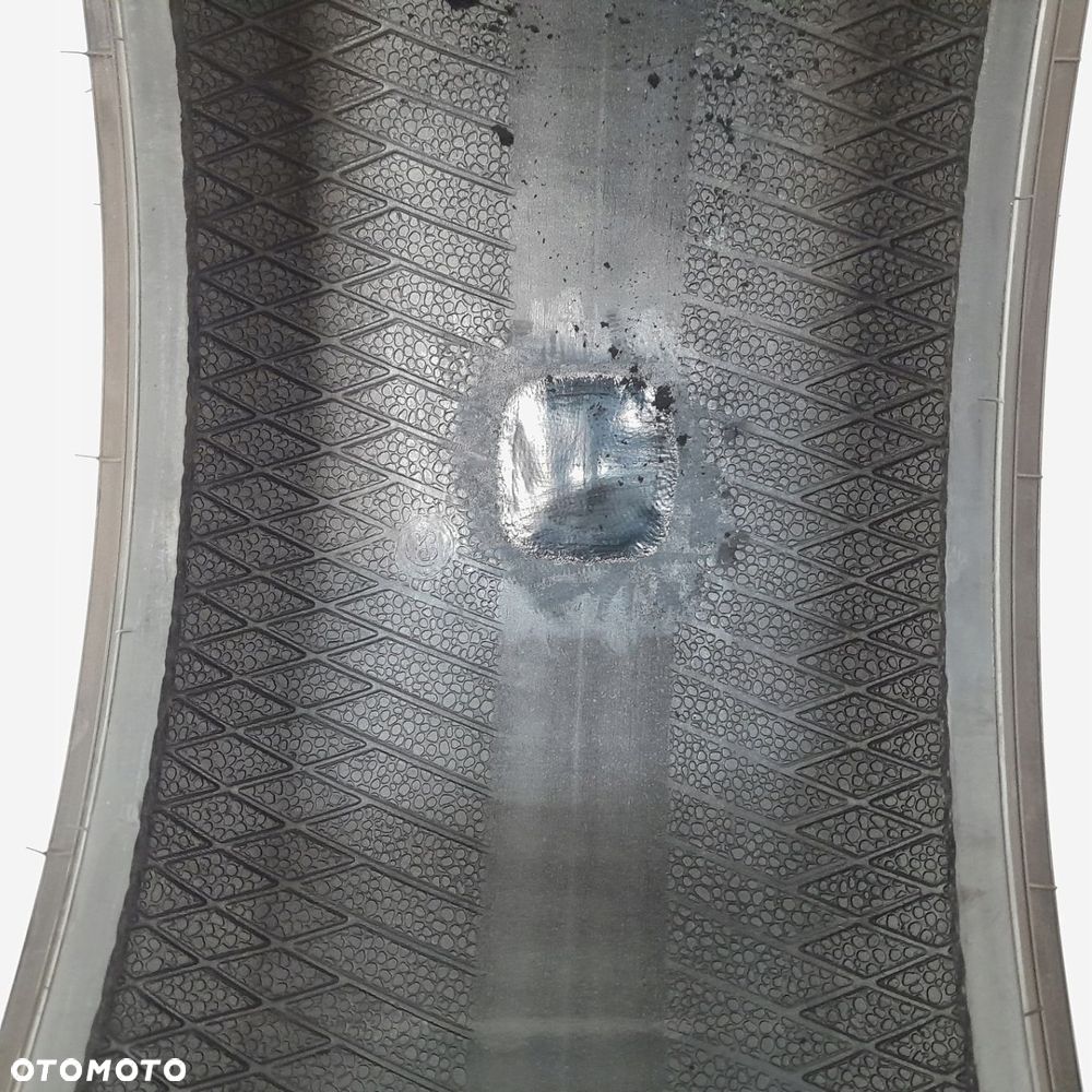 GOODYEAR ULTRAGRIP 8 225/45/17 - 3