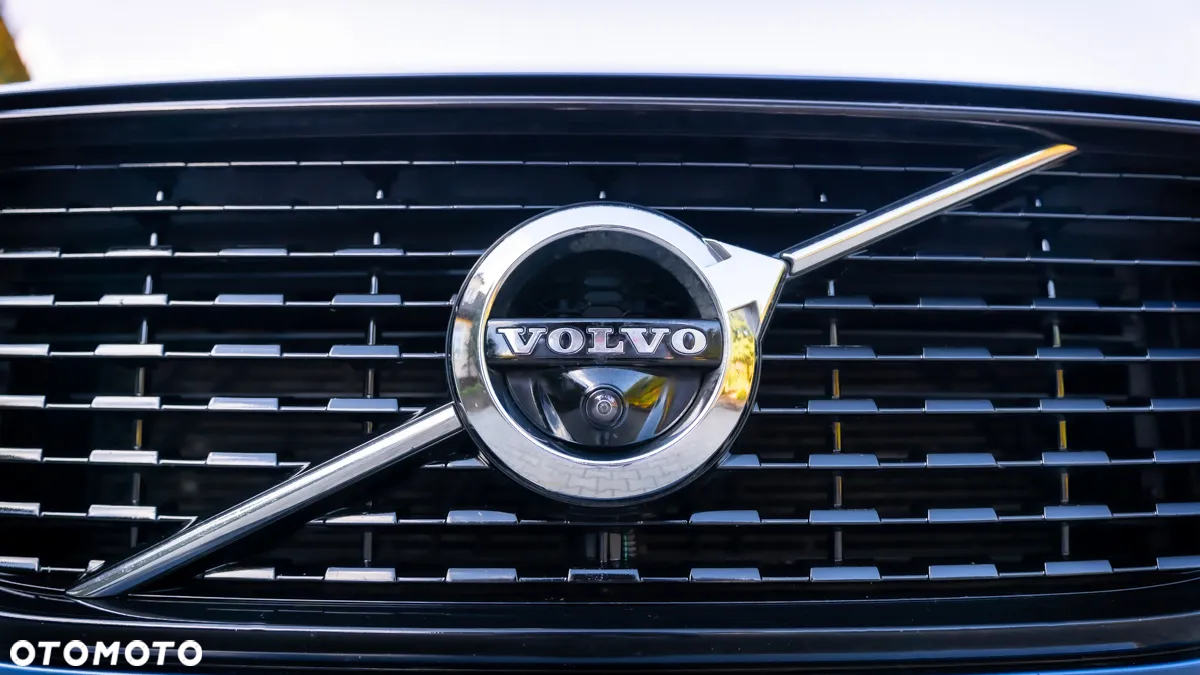 Volvo XC 60 T5 AWD R-Design - 19