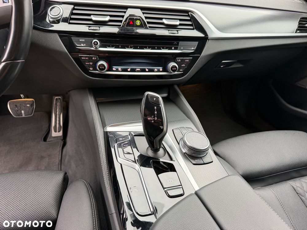 BMW Seria 5 520d mHEV M Sport sport - 16